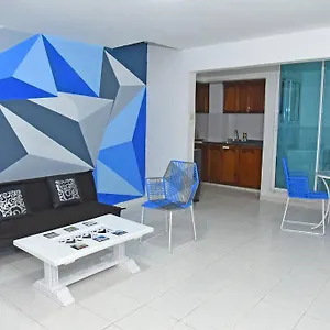 Modern 2br Walking Distance From Airport Apartamento